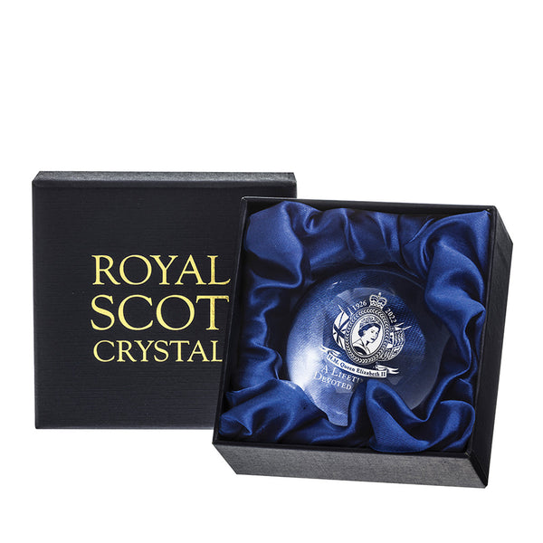 エリザベス女王プラチナジュビリー記念限定ウェイト ロイヤルスコットクリスタル社製 Royal Scot Crystal エリザベス女王 70 年の栄光の年
