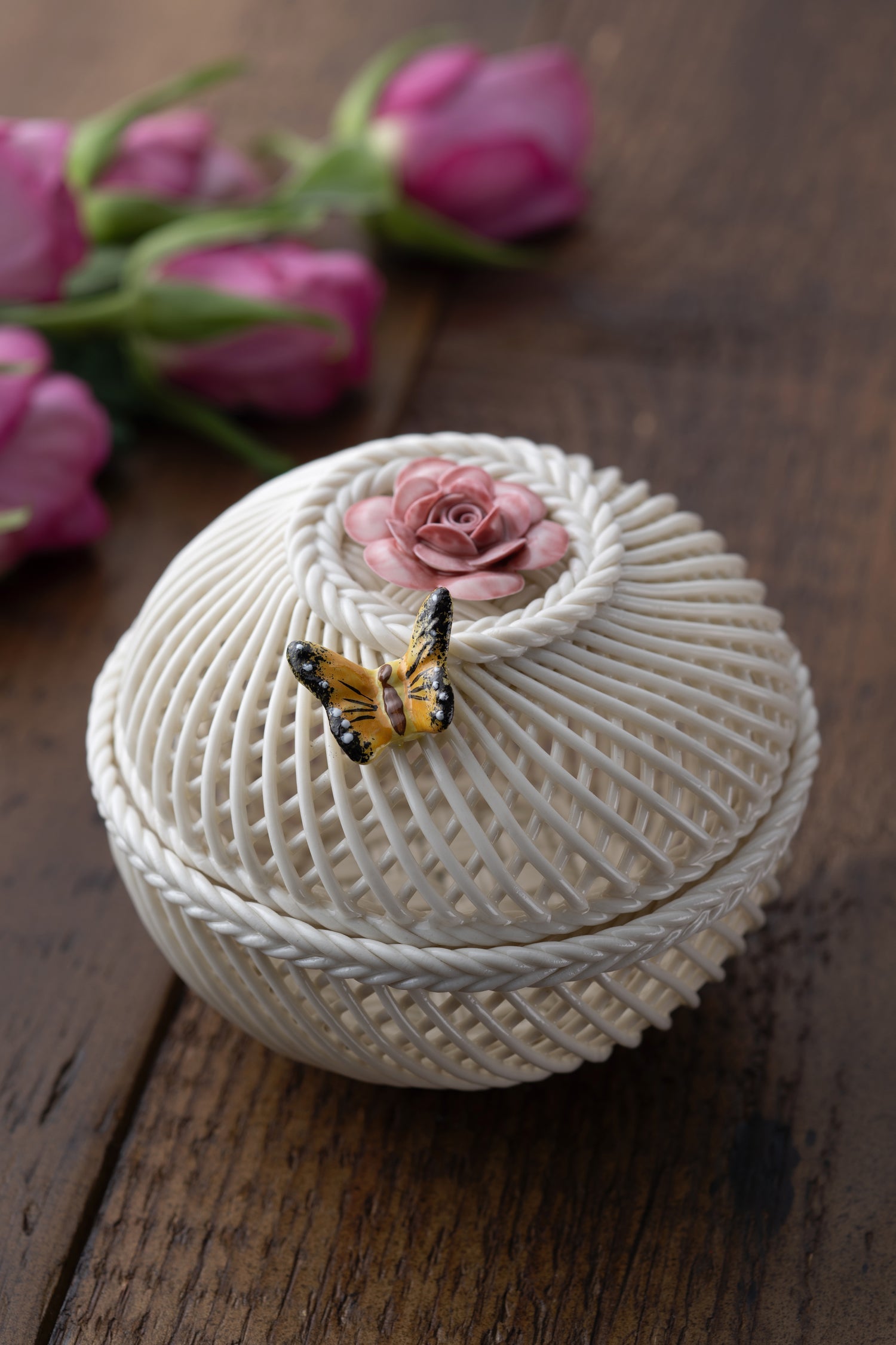 Belleek June Rose Basket-Goviers