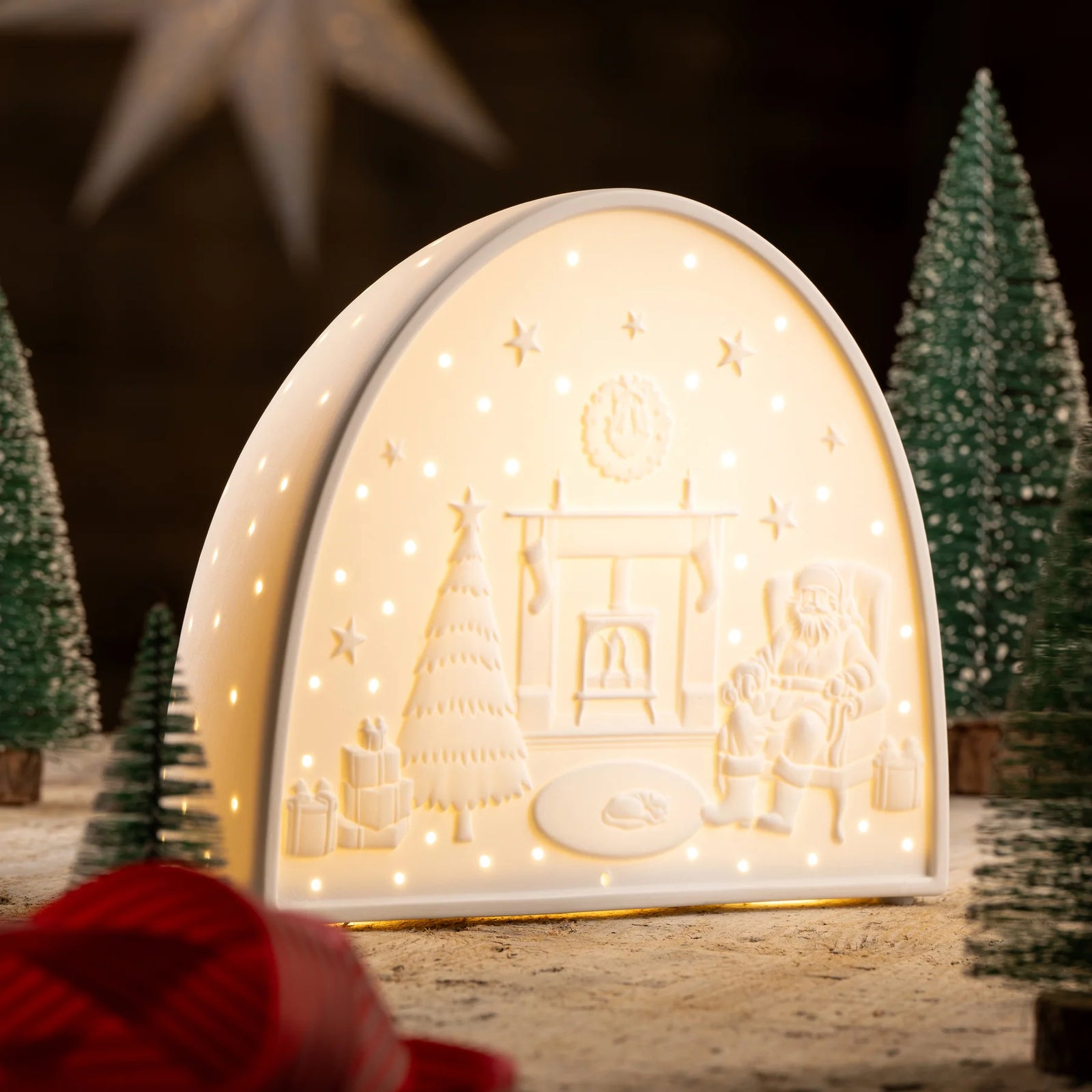 Belleek Living Santa by the Fire Luminaire-Goviers