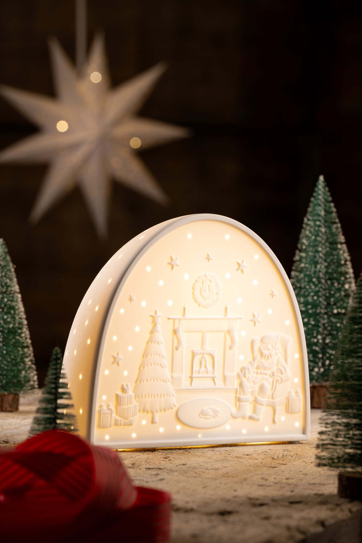 Belleek Santa by the Fire Luminaire-Goviers