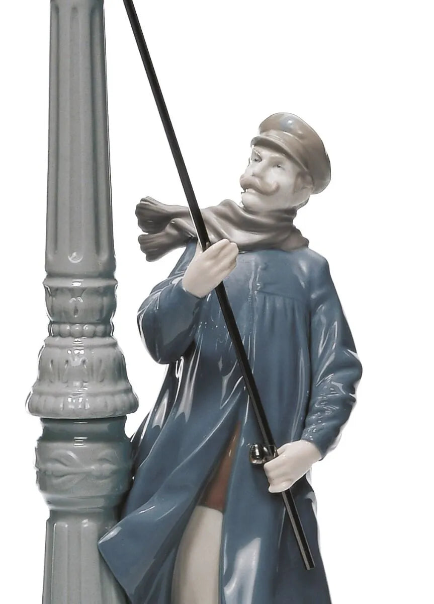 Lladro Lamplighter-Goviers