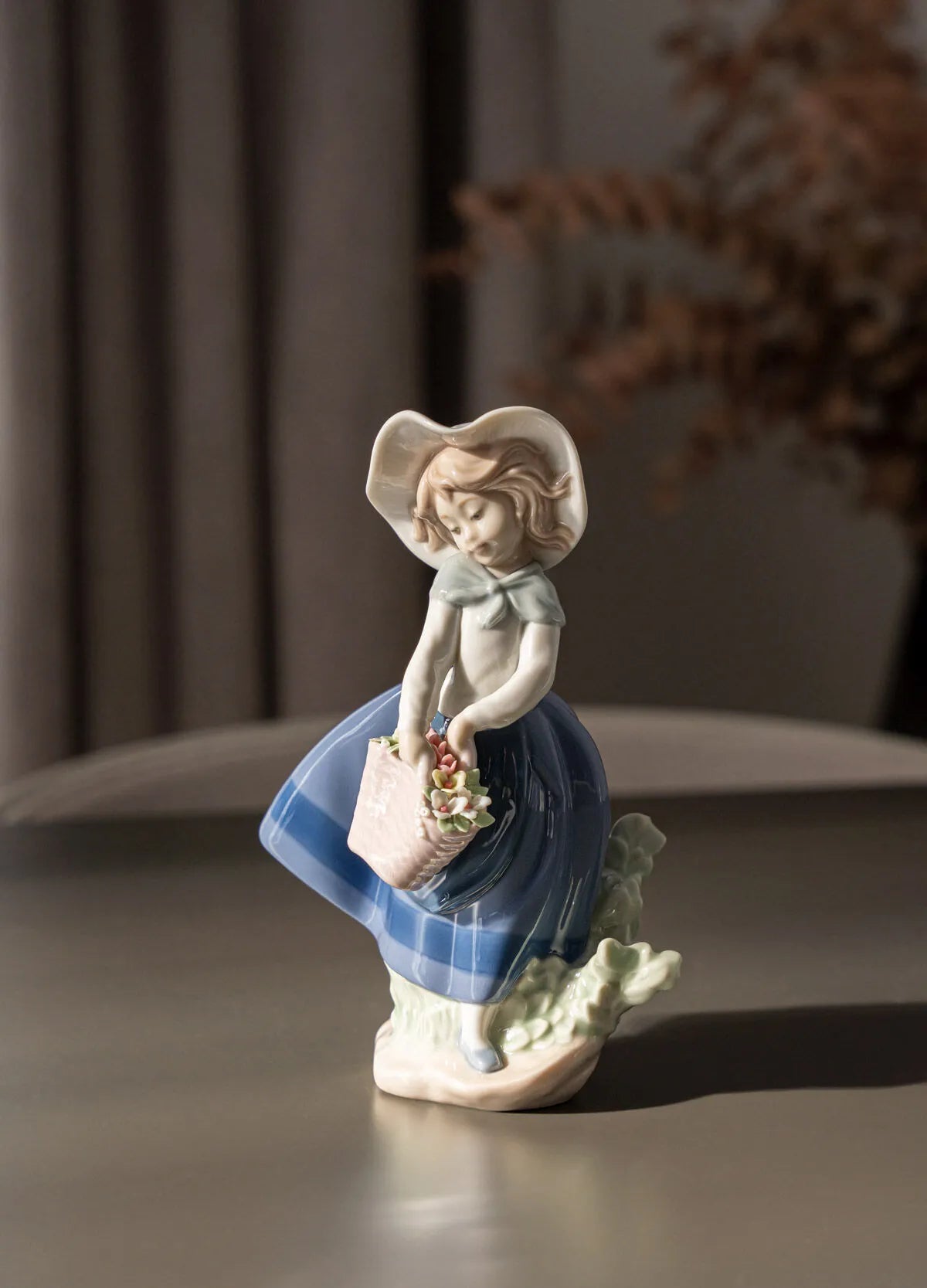 Lladro Pretty Pickings Girl Figurine-Goviers