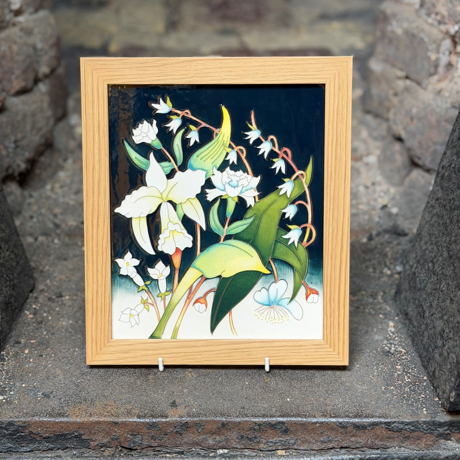 Moorcroft White Bouquet Plaque-Goviers