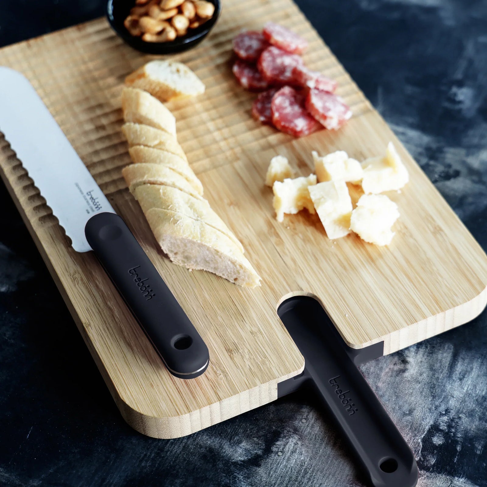Trebonn Artu Cutting Board With Bread Knife 20cm (Black Edition)-Goviers